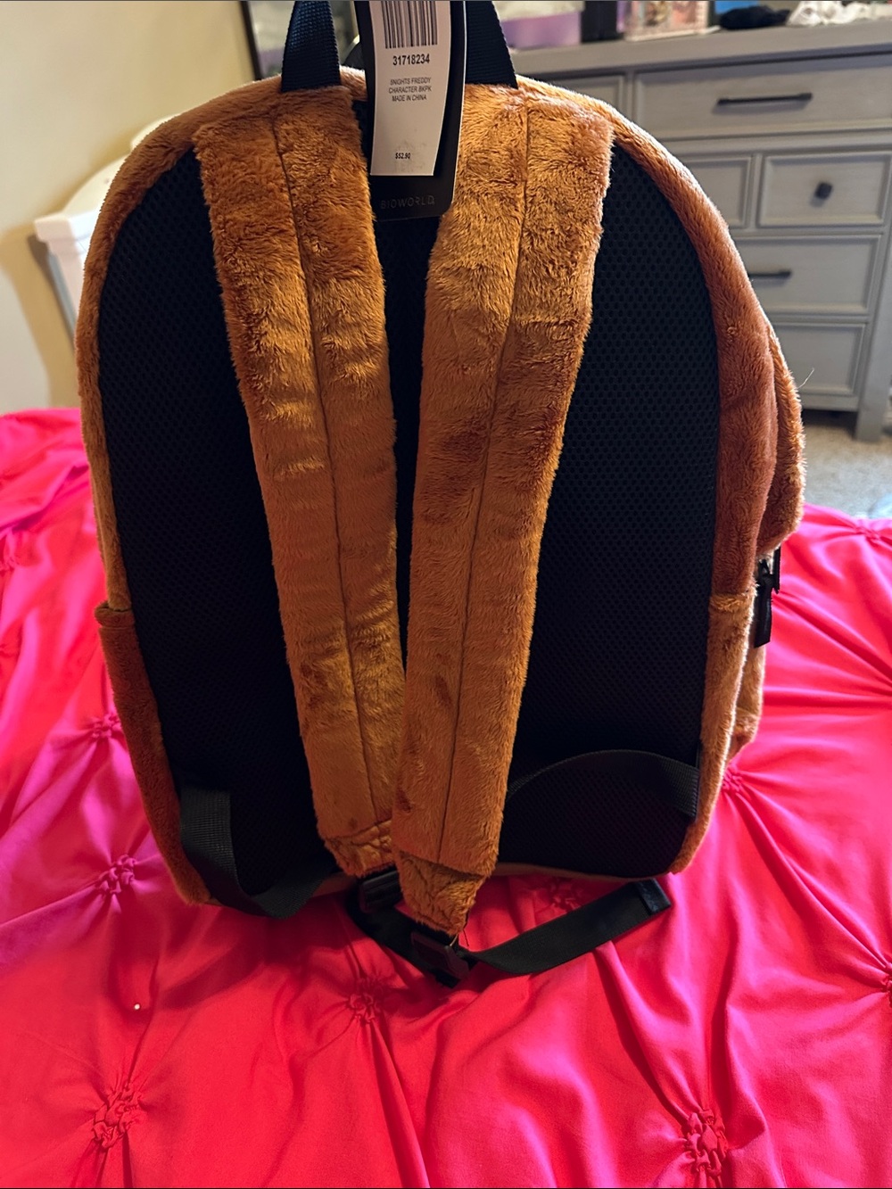 Backpack - Picture 4 of 6